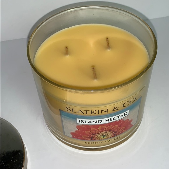 Bath and Body Works Island Nectar 3 Wick Candle Burns 40-65 Hours! - Picture 2 of 9